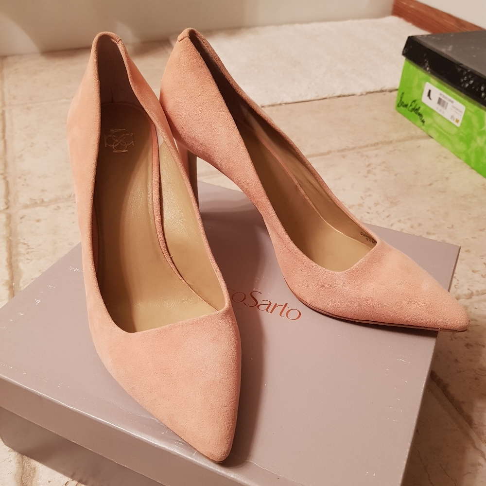 Ann Taylor pumps